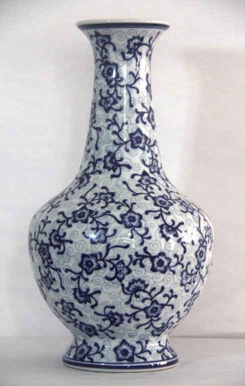 Chinese Blue & White Procelain Bottle Vase: Chinese Blue & White Procelain Bottle Vase. size:H 14 1/2' W 8' inch.