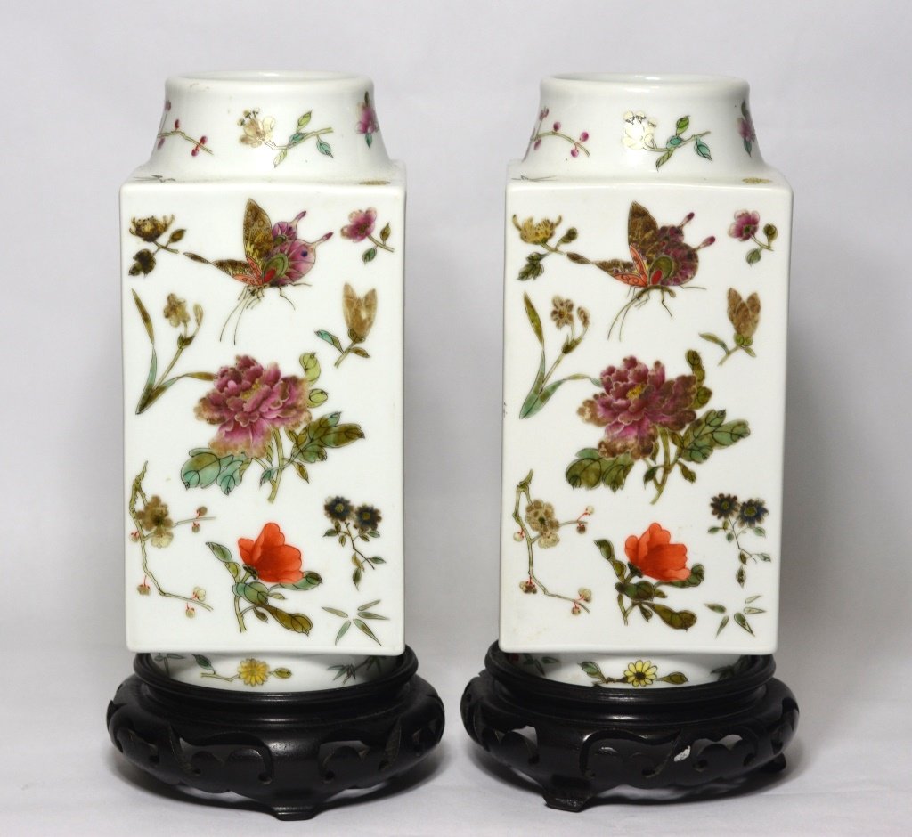 Pair Of Chinese Procelain Vase W Wood Stand (1 of 6)
