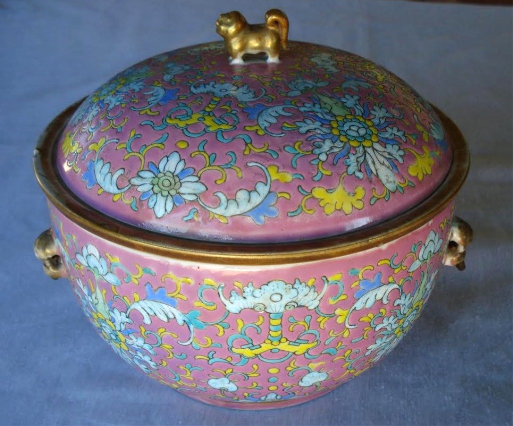 Chinese Famille Rose Procelain Food Cover Box (1 of 8)