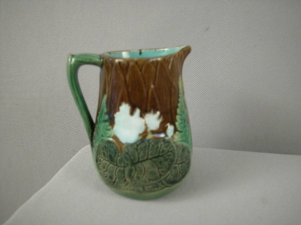 HOLDCROFT pond lily creamer with brown ground, 4"
