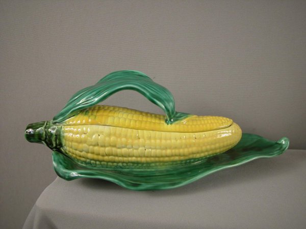 Sarreguemines figural ear of corn on leaf covered : Sarreguemines figural ear of corn on leaf covered tureen, 14"l