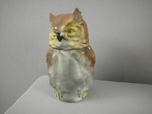 German porcelain owl figural tobacco humidor, 7" : German porcelain owl figural tobacco humidor, 7"