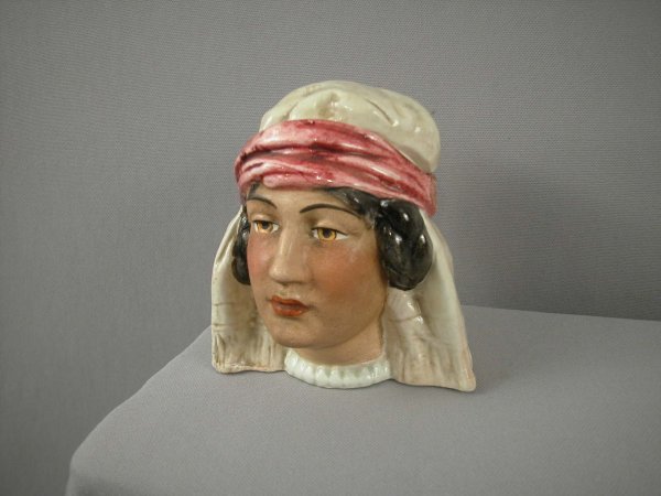 Arab woman figural tobacco humidor, 5": Arab woman figural tobacco humidor, 5"