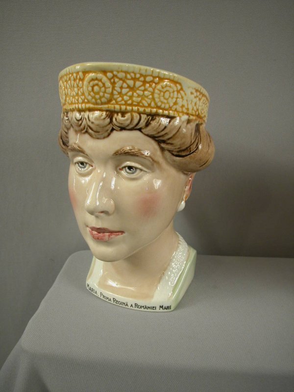 SARREGUEMINES extremely rare Maria of Edinburgh, Q: SARREGUEMINES extremely rare Maria of Edinburgh, Queen of Romania commorative figural face pitcher, #5141, 8", this is one of the rarest of the Sarreguemines face pitcher