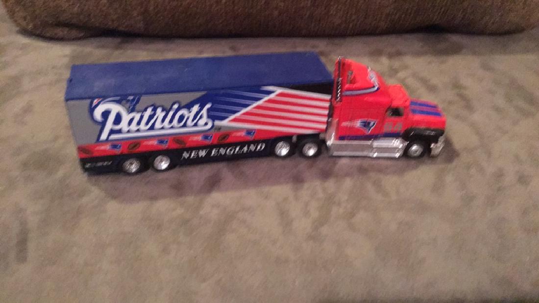 New England Patriots NFL truck 18 wheeler (1 of 1)