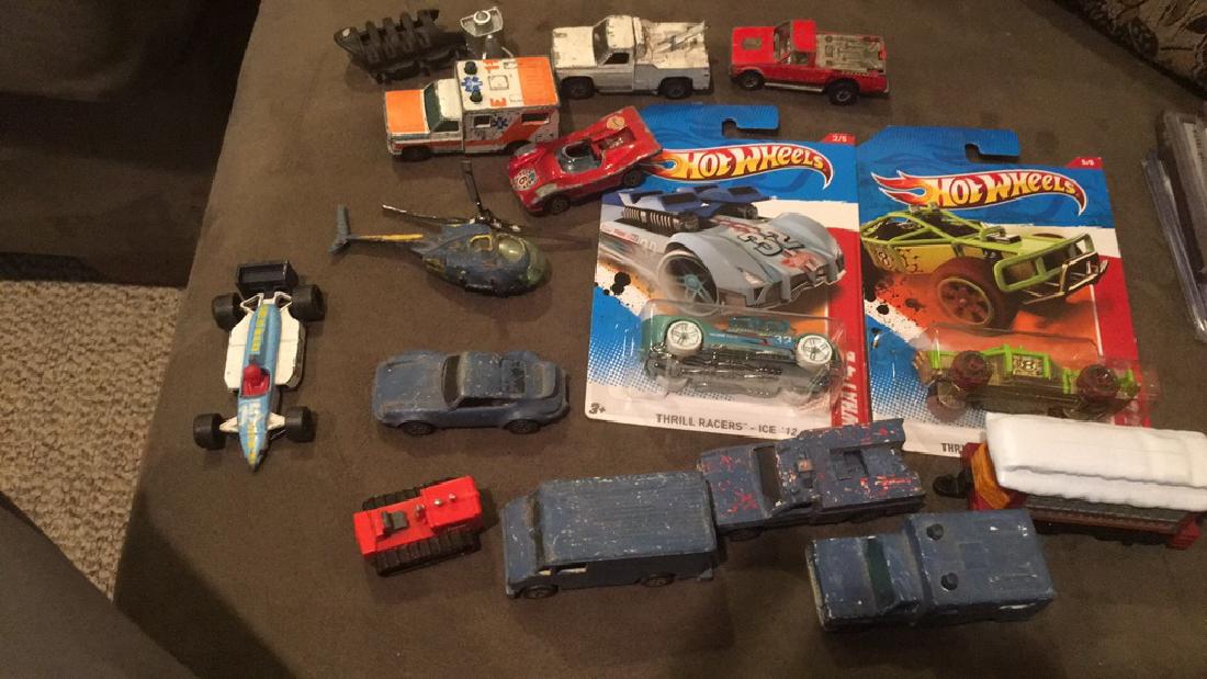 Mixed lot of hot wheel diecast cars vintage (1 of 3)