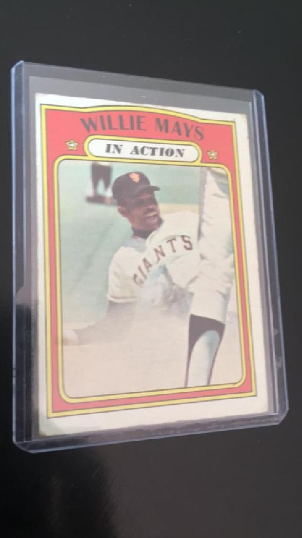 Willie Mays 1972 tops in action: Willie Mays 1972 tops in action