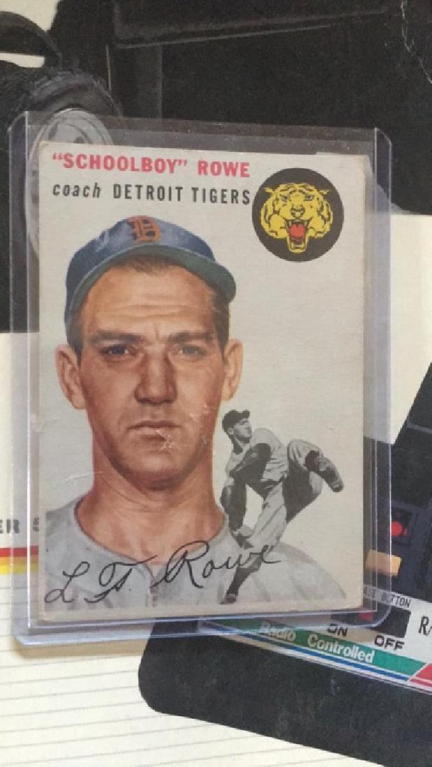 Schoolboy Rowe 1954 Topps nice card high BV (1 of 2)