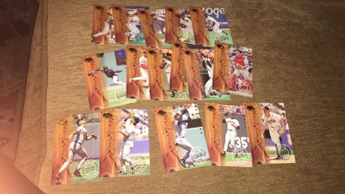 1995 leaf great gloves inserts it can Griffey: Junior Barry bonds Cal Ripken Don Mattingly Greg Maddux and more