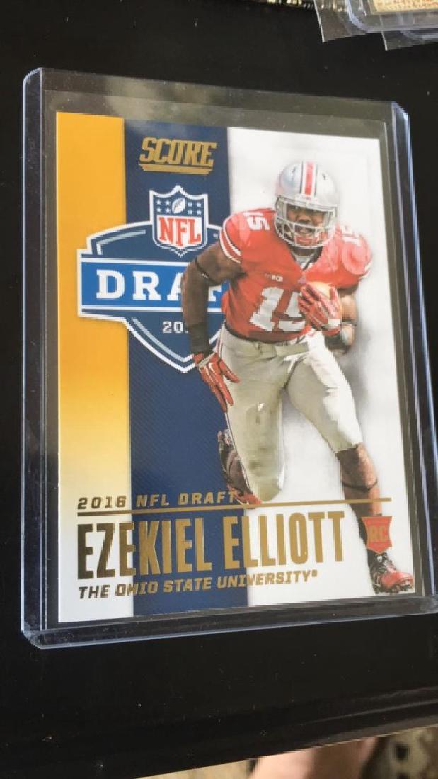 Ezekiel Elliott 2016 score RC (1 of 3)