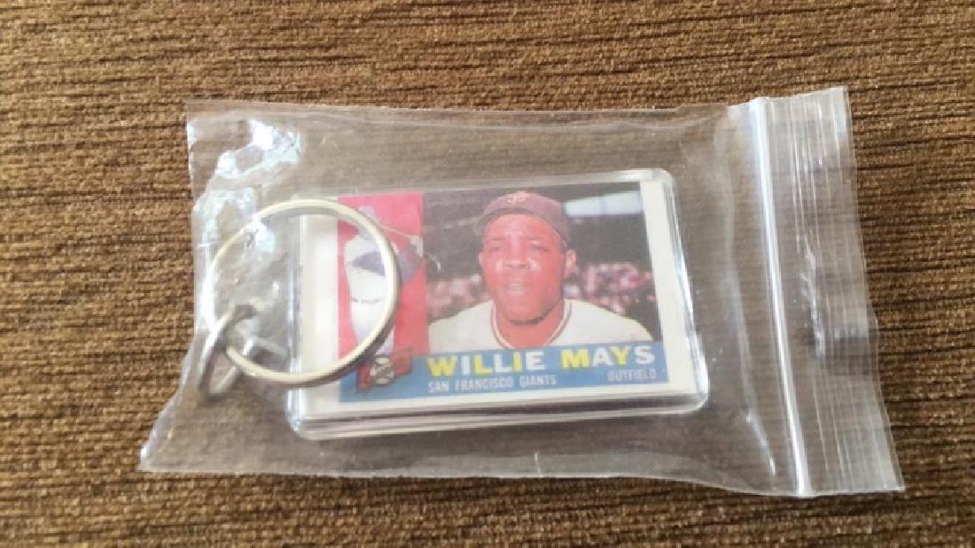 Willie Mays vintage keychain with 1960 tops: picture on it