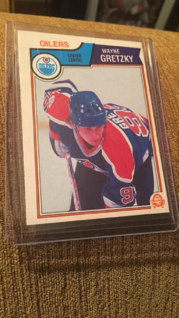 Wayne Gretzky 1983 O-Pee-Chee in Mint condition: Wayne Gretzky 1983 O-Pee-Chee in Mint condition