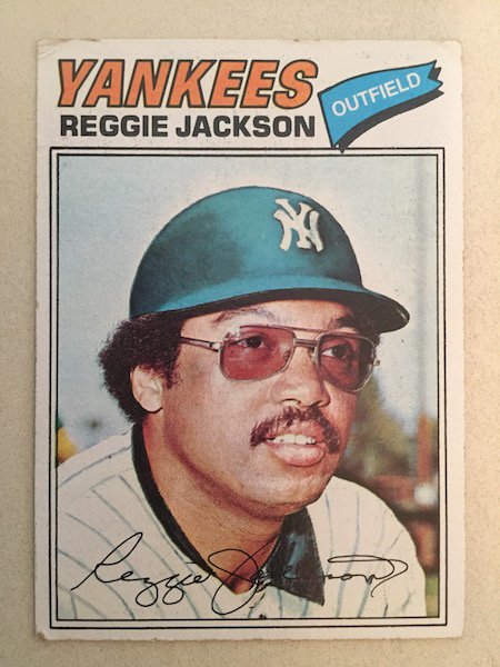 1977 Topps Reggie Jackson #10: 1977 Topps Reggie Jackson #10