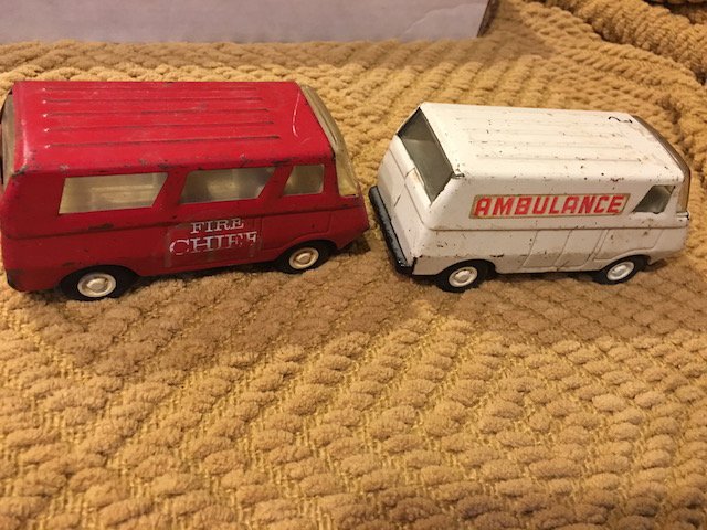 Vintage Tonka Truck Lot of 2 Fire Chief and Ambulance: Vintage Tonka Truck Lot of 2 Fire Chief and Ambulance
