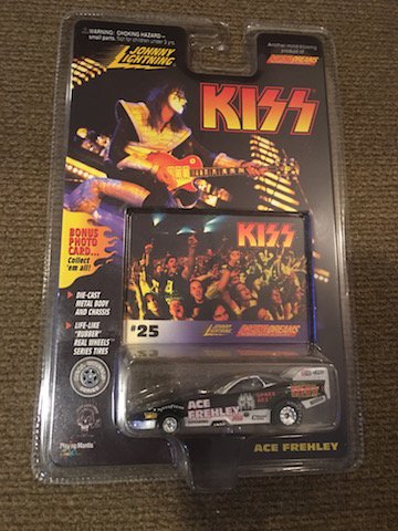 Johnny Lightning Kiss Racing Dreams Car: Johnny Lightning Kiss Racing Dreams Car