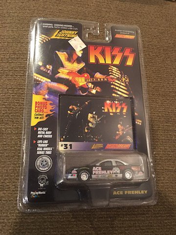 Johnny Lightning Kiss Racing Dreams Car: Johnny Lightning Kiss Racing Dreams Car