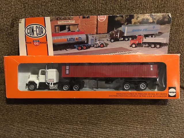 CON-COR ROUTE 66 MODEL RAILROADER TFL HO TRACTOR (1 of 2)