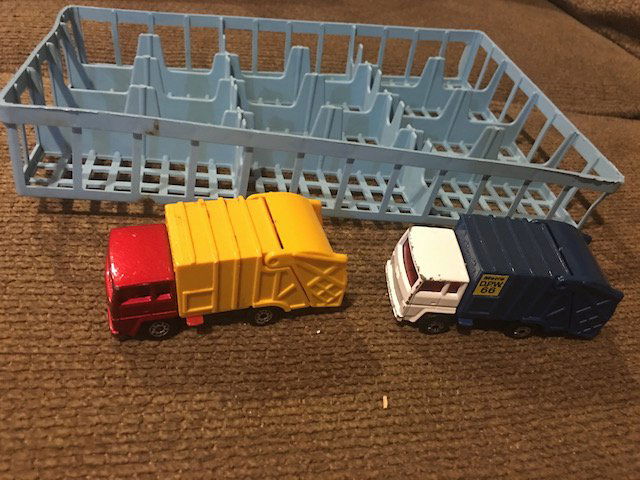 Lot of 2 1979 MATCHBOX LESNEY SUPERFAST #36 REFUSE (1 of 2)