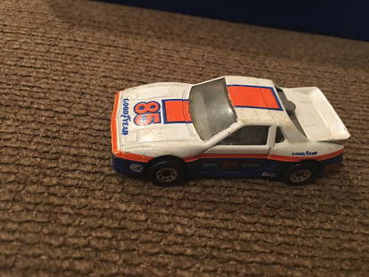 Matchbox Pontiac Fiero 1985: Matchbox Pontiac Fiero 1985