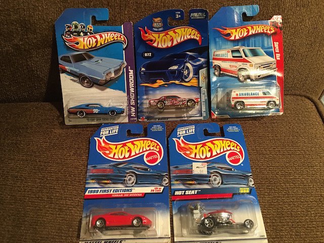 Lot of 5 Hot Wheels Cars New In Pack: Lot of 5 Hot Wheels Cars New In Pack