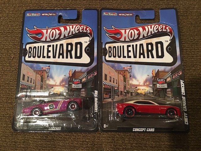 Real Riders Boulevard 8+ Legends Trumph TR6/ Chevy: Real Riders Boulevard 8+ Legends Trumph TR6/ Chevy Camard Concept Cars