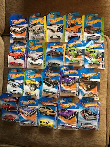 Lot of 20 HOT WHEELS Assorted Collectible Cars Nice Lot: Lot of 20 HOT WHEELS Assorted Collectible Cars Nice Lot unopened