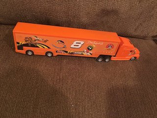 Dale Earnhardt Jr. Diecast Looney tunes Semi Truck: Dale Earnhardt Jr. Diecast Looney tunes Semi Truck