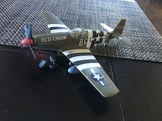 ACADEMY 1/72 P-51B OLD CROW WWII FIGHTER MODEL (1 of 4)