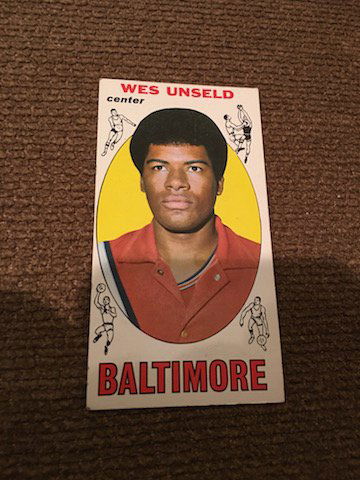 Wes Unseld 1969-70 Topps RC Vintage Basketball card (1 of 2)
