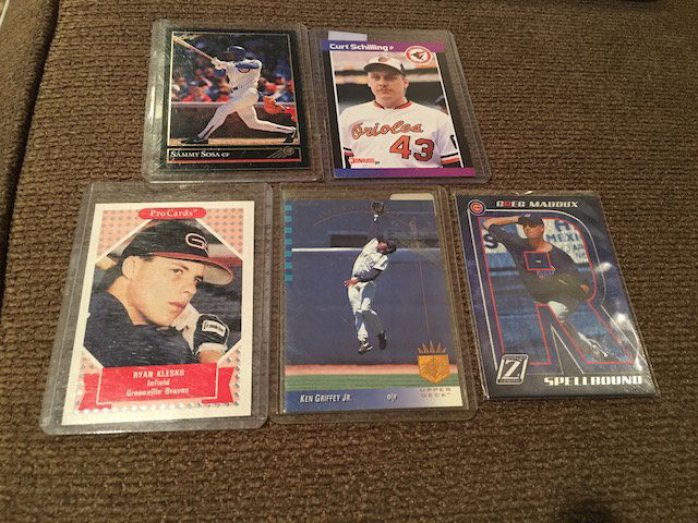 5 Card Vintage Card lot with Ken Griffey JR SP: Klesko RC Maddux Sosa