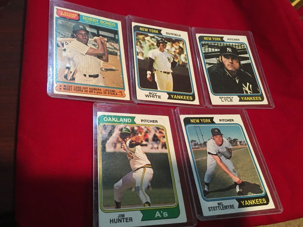 1974 Topps Baseball card Lot (1 of 4)