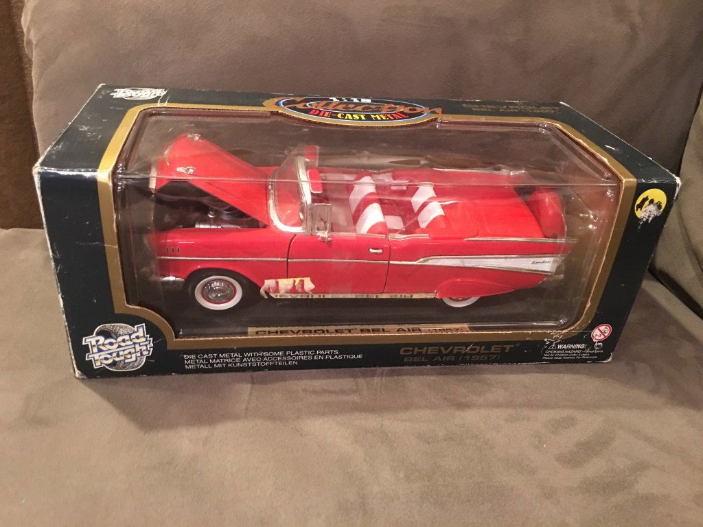 Road Tough 1:18 Scale 1957 CHEVY BEL AIR Convert (1 of 2)