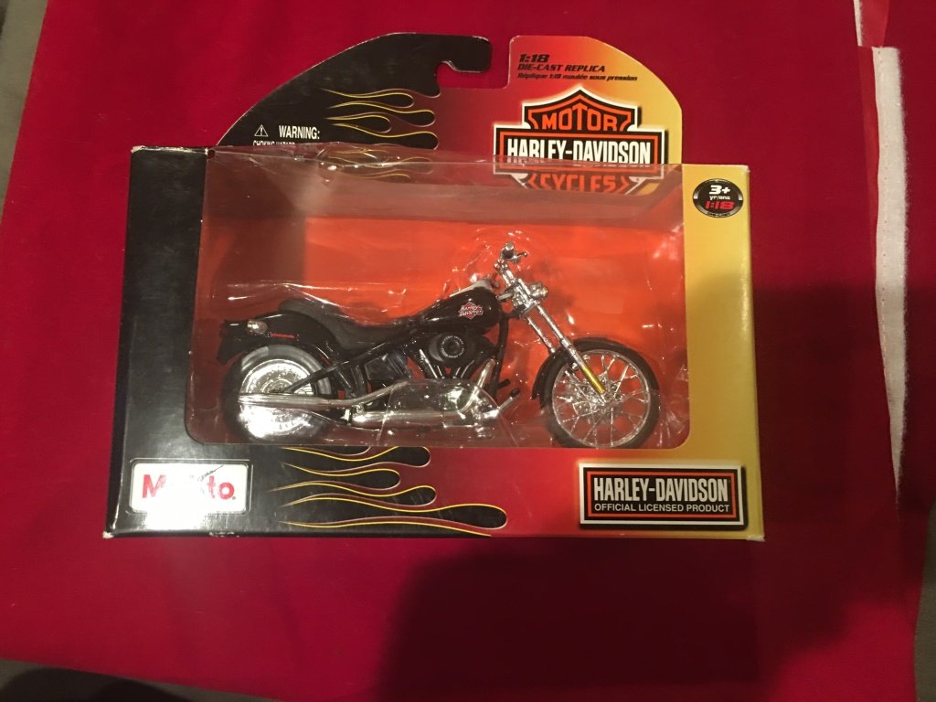 maisto harley davidson 1:18 Scale Toy: maisto harley davidson 1:18 Scale Toy