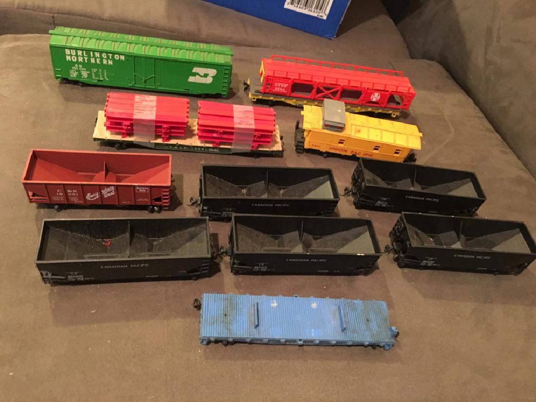 Lot of 11 HO Scale Trains (1 of 3)