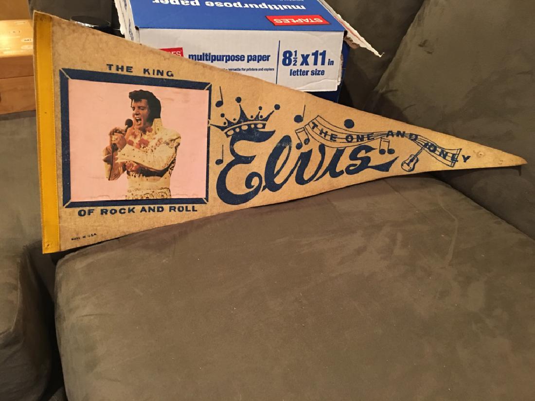 ELVIS PRESLEY PENNANT -ORIGINAL-1970s Pennant: ELVIS PRESLEY PENNANT -ORIGINAL-1970s CONCERT PENNANT