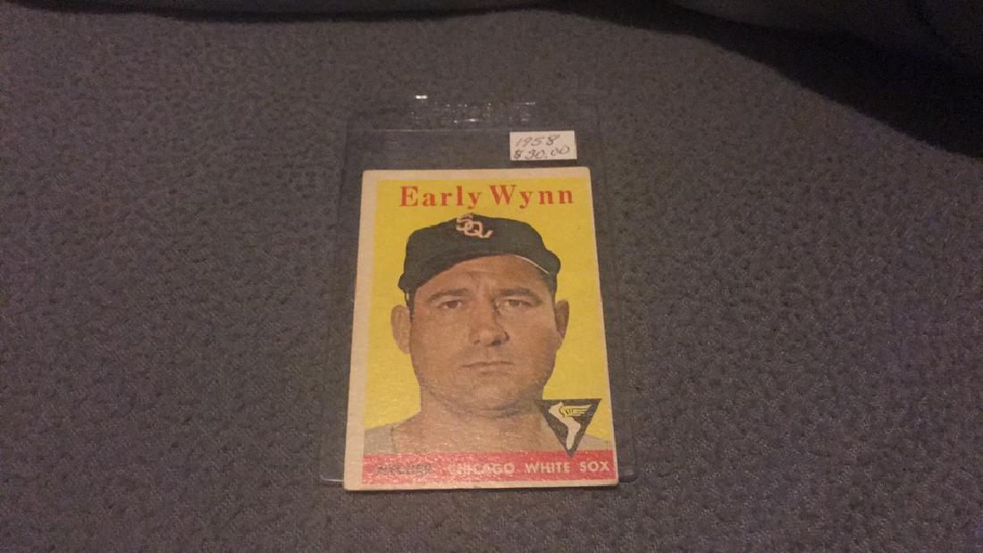 Early Wynn 1958 topps vintage baseball card nice (1 of 2)