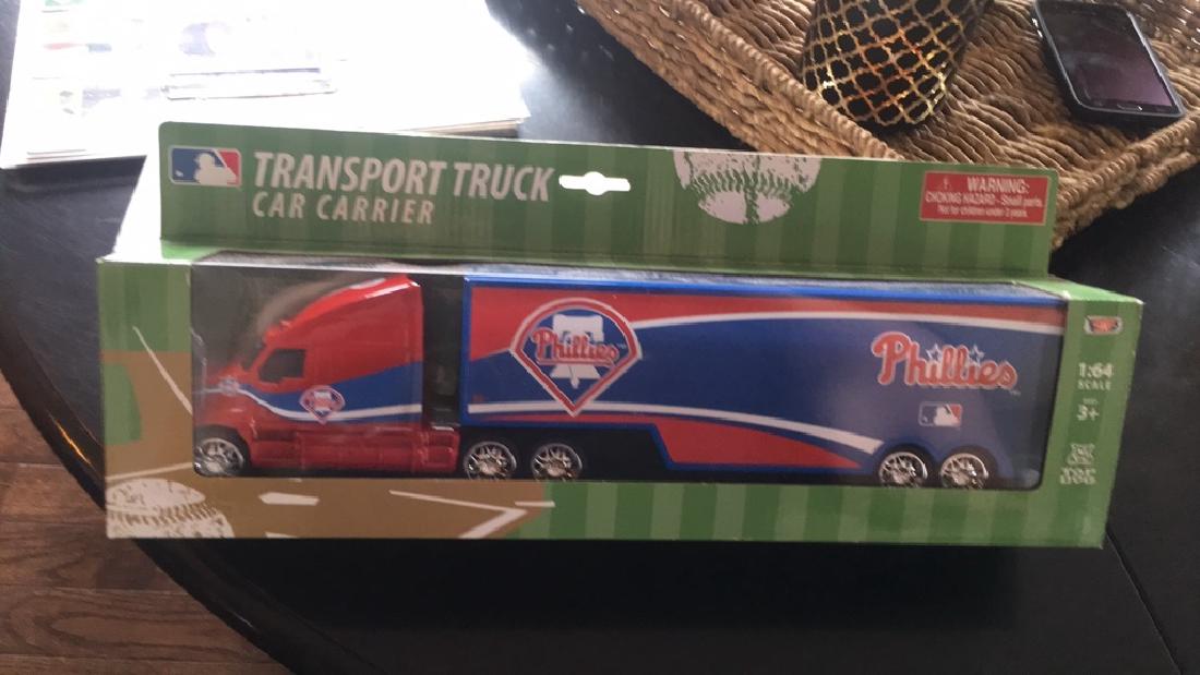 Philidelphia Phillies transport truck car carrier: by Motor Max