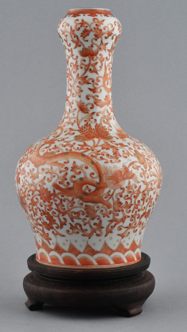 Porcelain vase. China. 20th century. Garlic mouth type. (1 of 9)