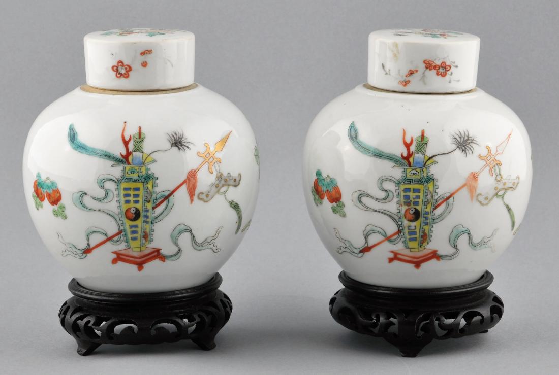 Pair of porcelain covered jars. China. Early 20th (1 of 10)