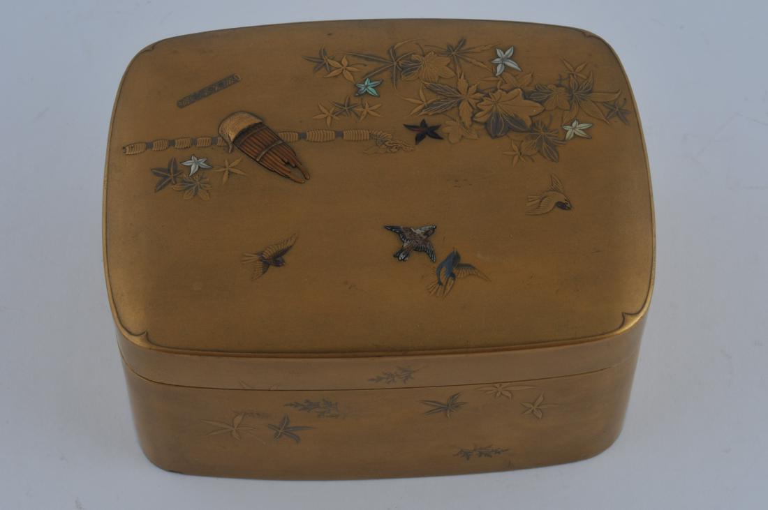 Gold lacquered box. Japan. 19th century. Surface (1 of 7)
