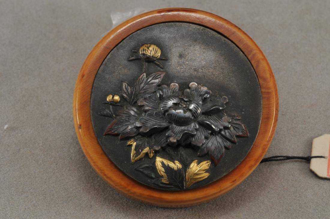 Kagamibuta Netsuke. Japan. 19th century. ALERT!: Kagamibuta Netsuke. Japan. 19th century. Mixed metal decoration of peony flowers. 1-3/4". All items in session one were collected by William H. Smith (1853-1923) ALERT!!! ONLY THE CENTRAL INSERTED MED