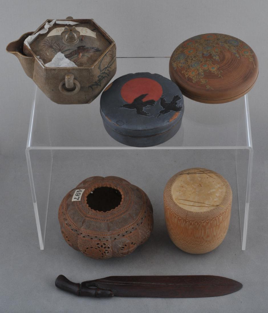 Lot of six items. Japan.  Meiji period. (1868-1912). To (1 of 8)