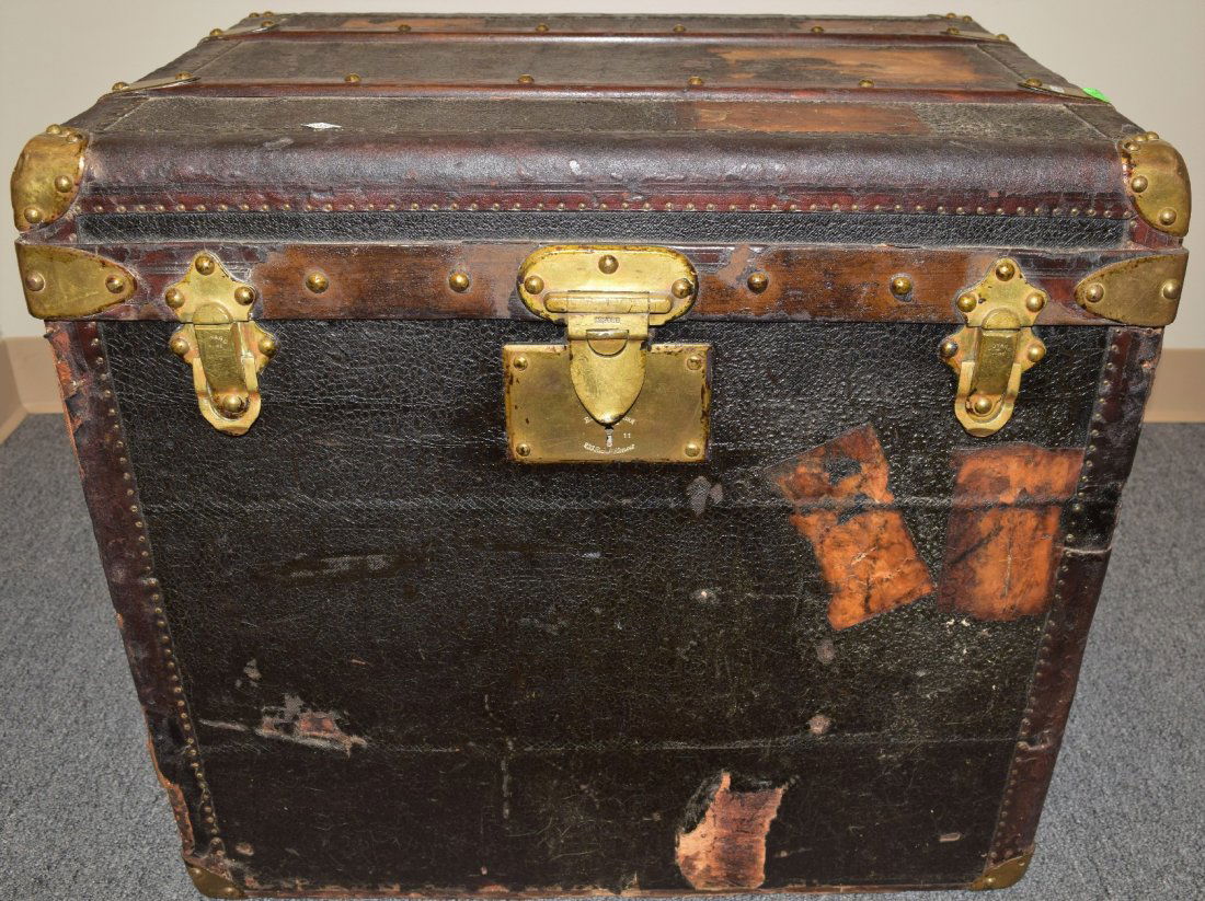 Goyard small steamer trunk with paper label. (1 of 9)