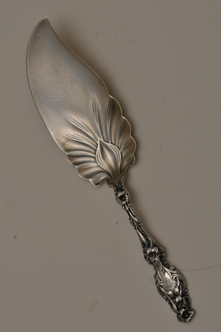 Whiting Sterling silver "Lily" pattern fish server. 9 (1 of 4)