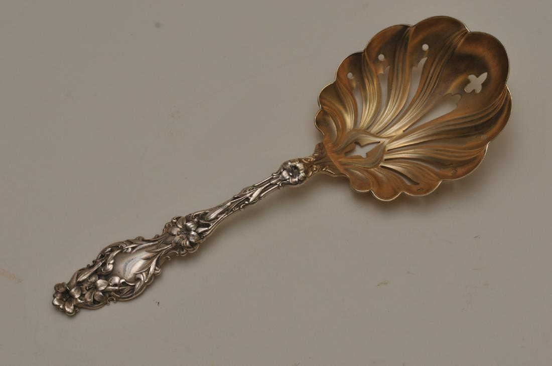 Whiting Sterling silver "Lily" fancy pierced bowl (1 of 4)