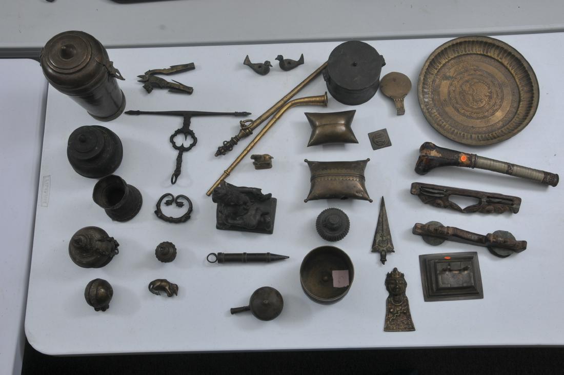 Lot of thirty two items. India. 20th century and (1 of 9)