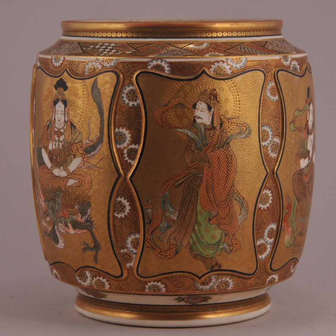 Pottery jar. Meiji period. (1868-1912). Satsuma ware. (1 of 9)