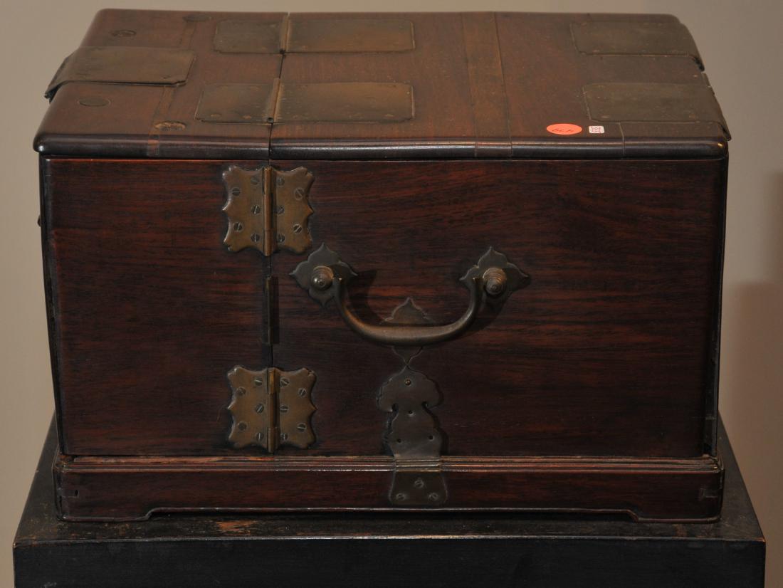 Rosewood mirror box. China. 19th century. Brass mounts. (1 of 7)
