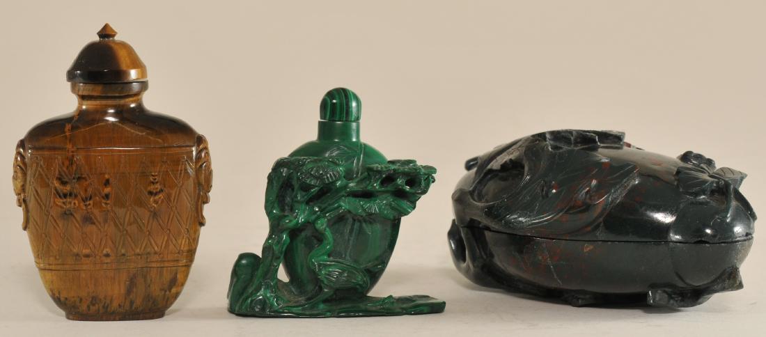 Lot of three items. China. A leaf shaped bloodstone box (1 of 9)