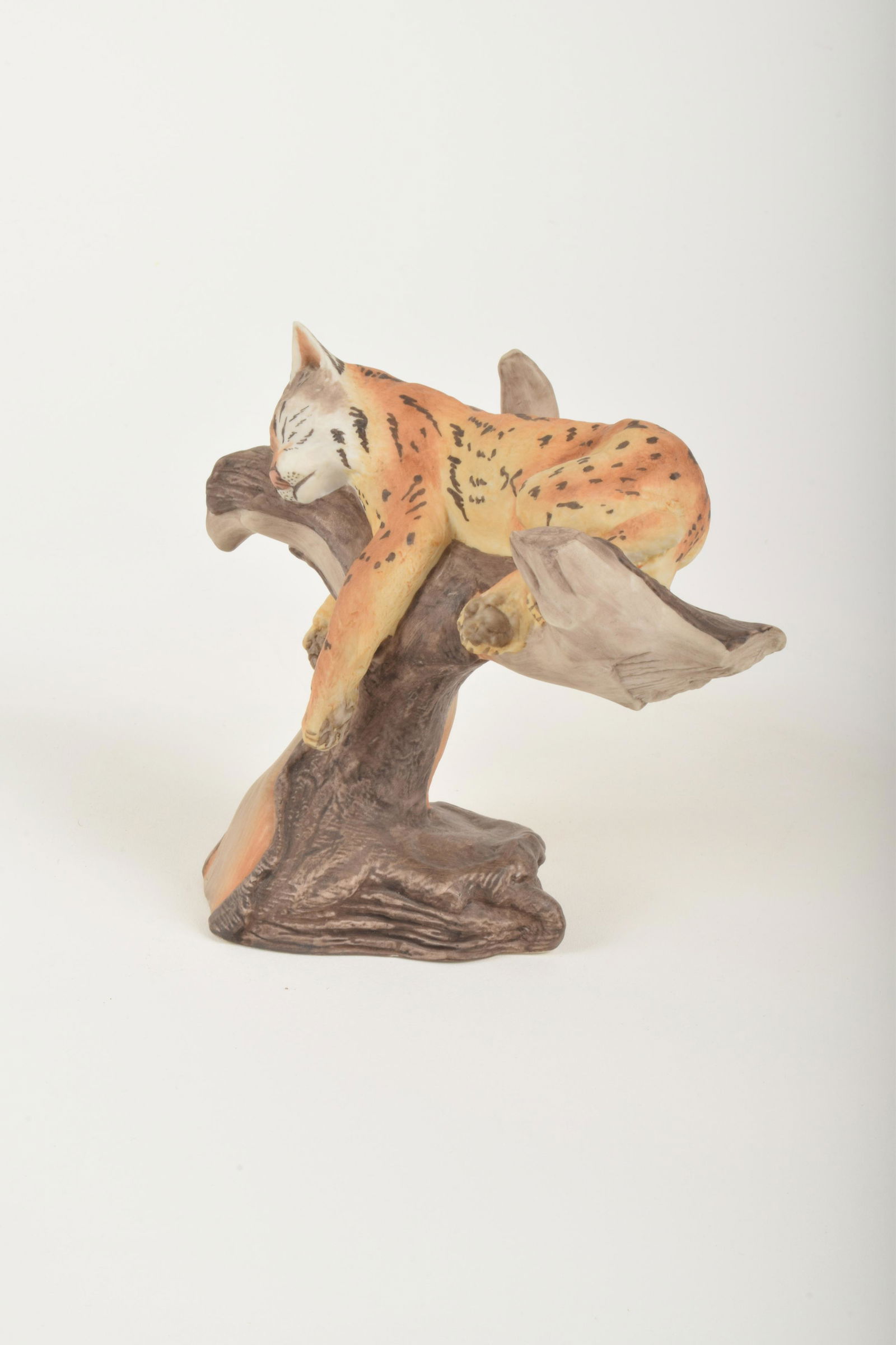 Boehm Porcelain "Lynx": Boehm porcelain "Lynx." Edward Marshall Boehm, Made in USA, 20082. Approximately 5" high and 6" at widest point. No box. No obvious signs of signs of damage. Shreve Crump & Low, Co. Boston label on bo